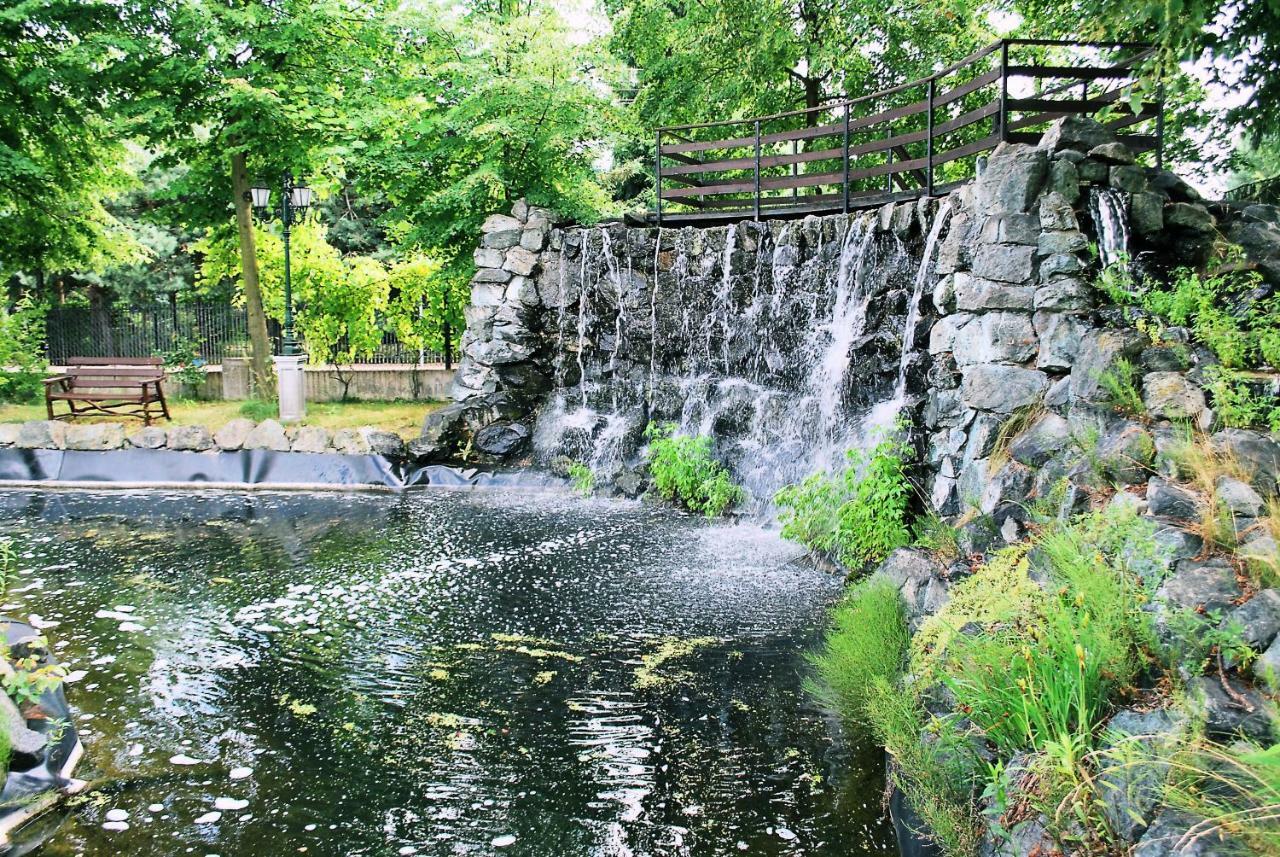 Hotel Ksiaze Poniatowski Lesznowola  Экстерьер фото